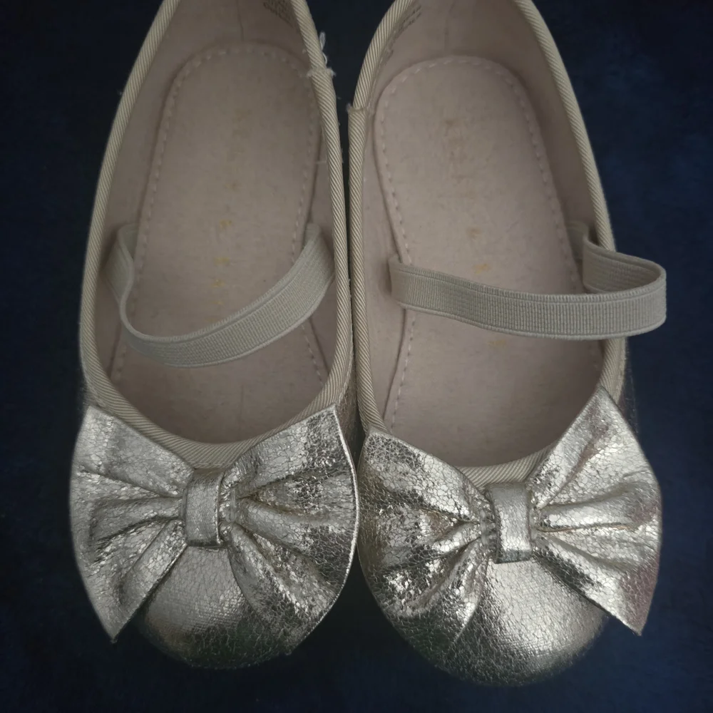 Kelly & Katie Girls Metallic Gold Bow Mary Jane Flats